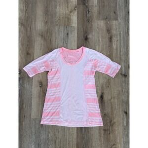 Lululemon Puri Pink Striped Short Sleeve Scoop Neck Athletic Top Slim Fit Women